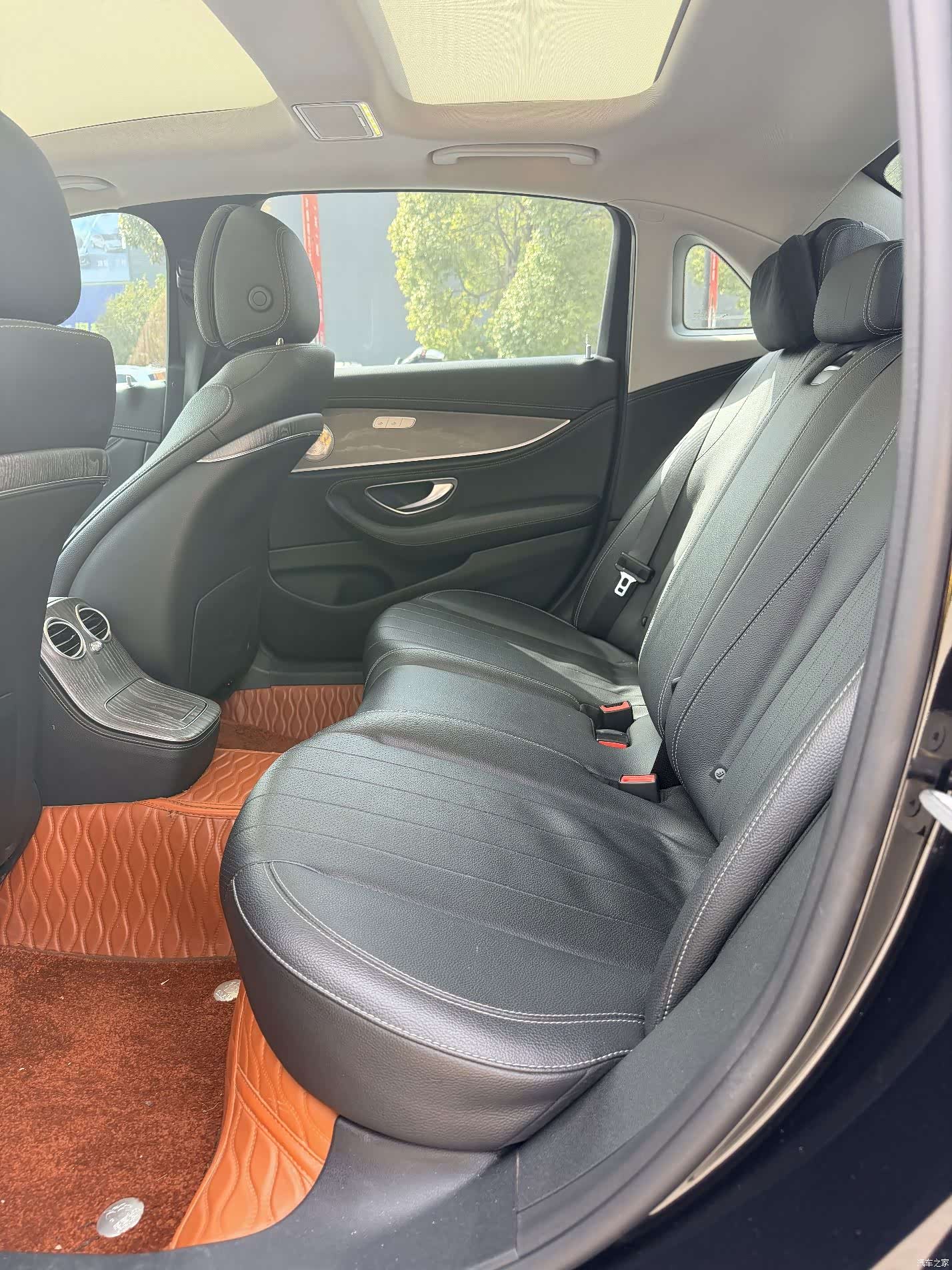 Mercedes-Benz E-Class, 2023 6