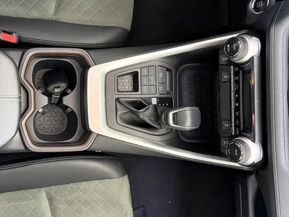 Toyota RAV4 Rongfang