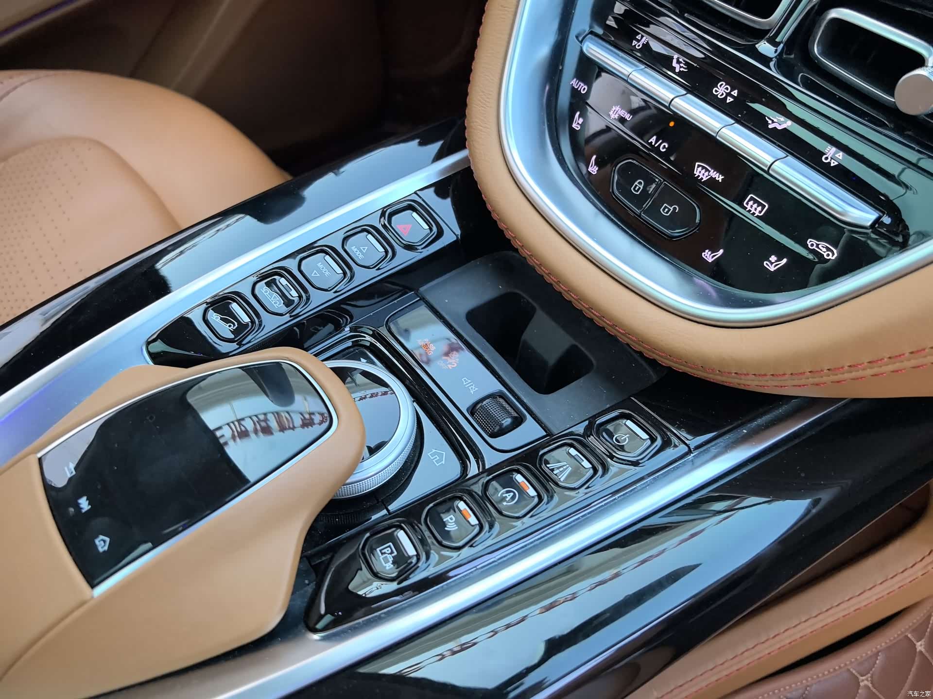 Aston Martin DBX, 2021 24