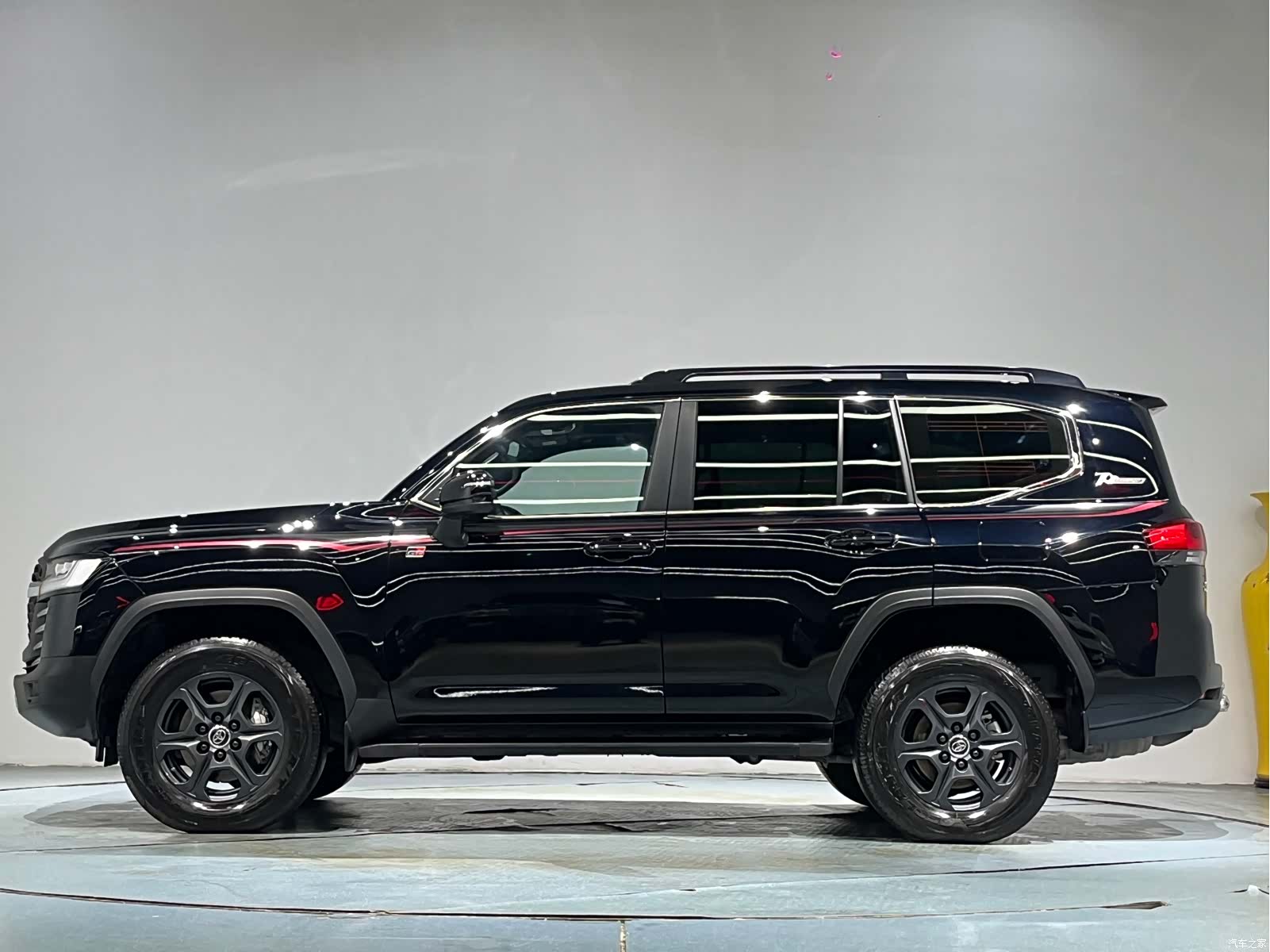 Toyota Land Cruiser, 2023 25