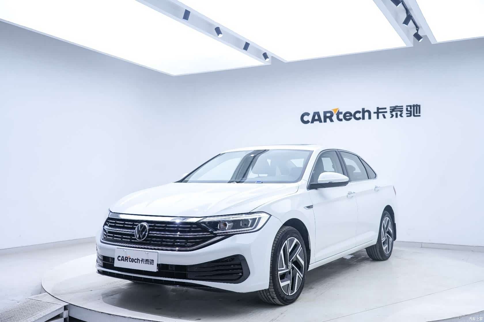 Volkswagen Sagitar, 2022 12