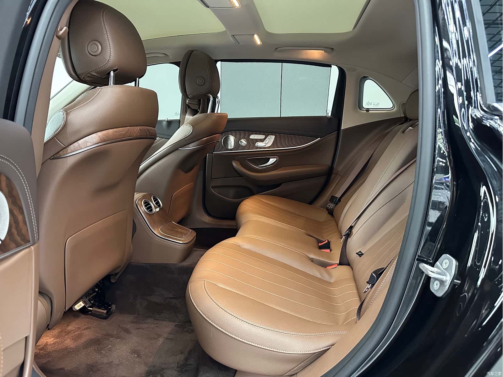 Mercedes-Benz E-Class, 2023 все фото
