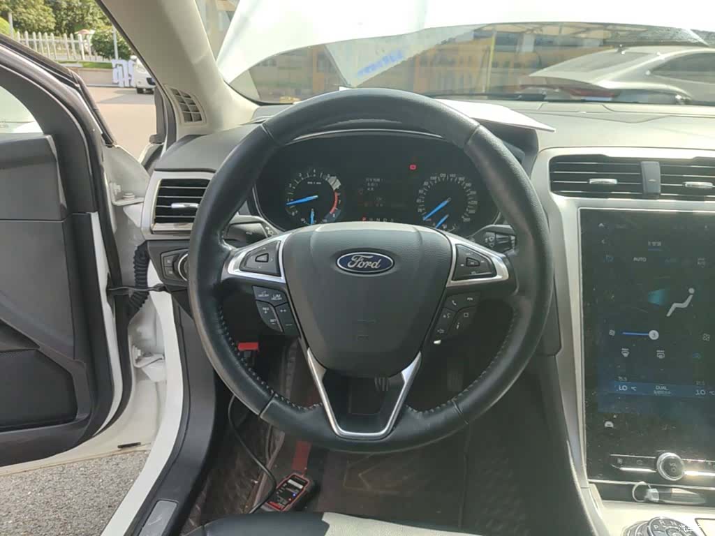 Ford Mondeo, 2022 11