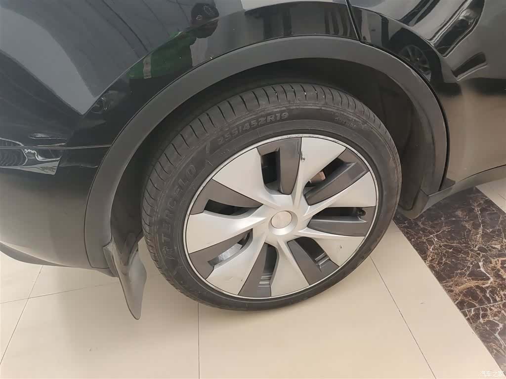 Tesla Model Y, 2021 26