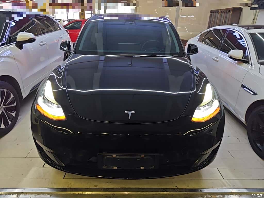 Tesla Model Y, 2021 3