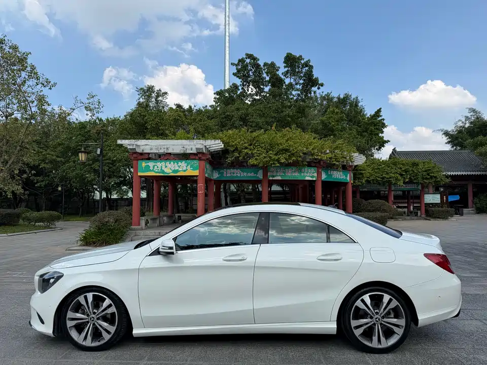 Mercedes-Benz CLA