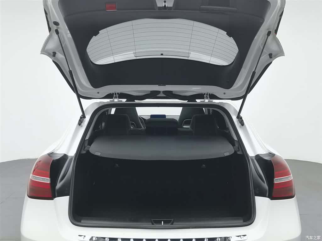 Mercedes-Benz GLA, 2019 16
