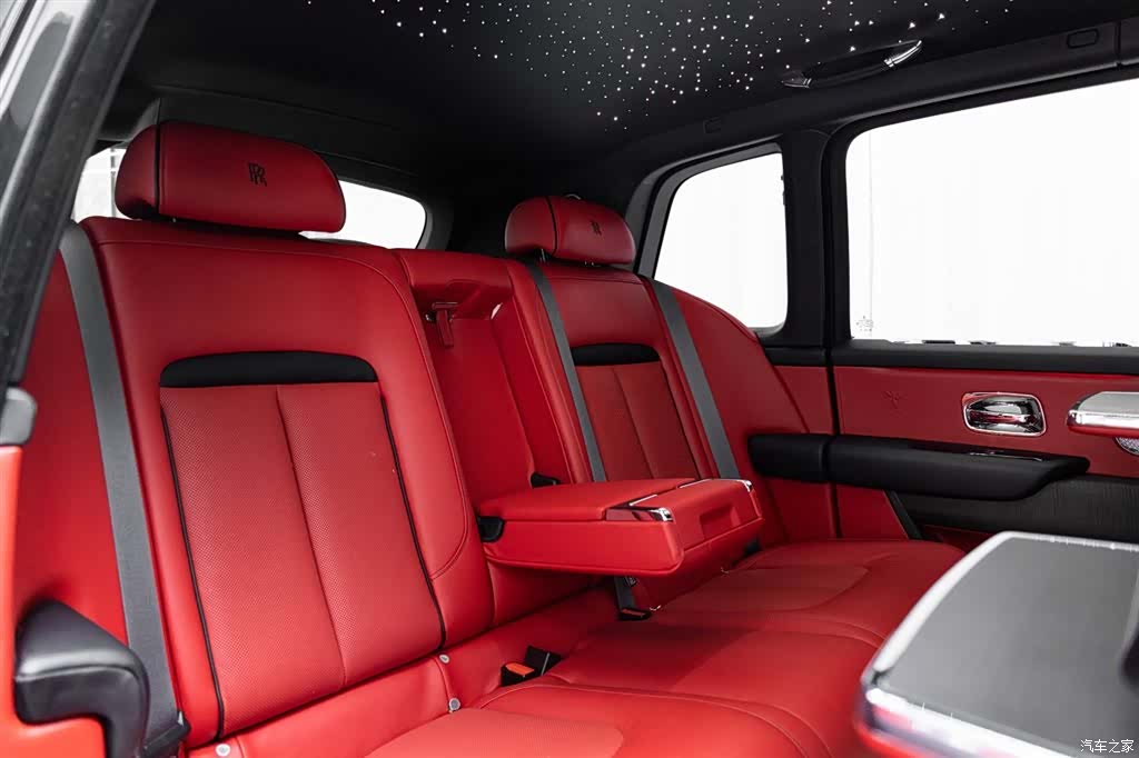 Rolls-Royce Cullinan, 2024 14