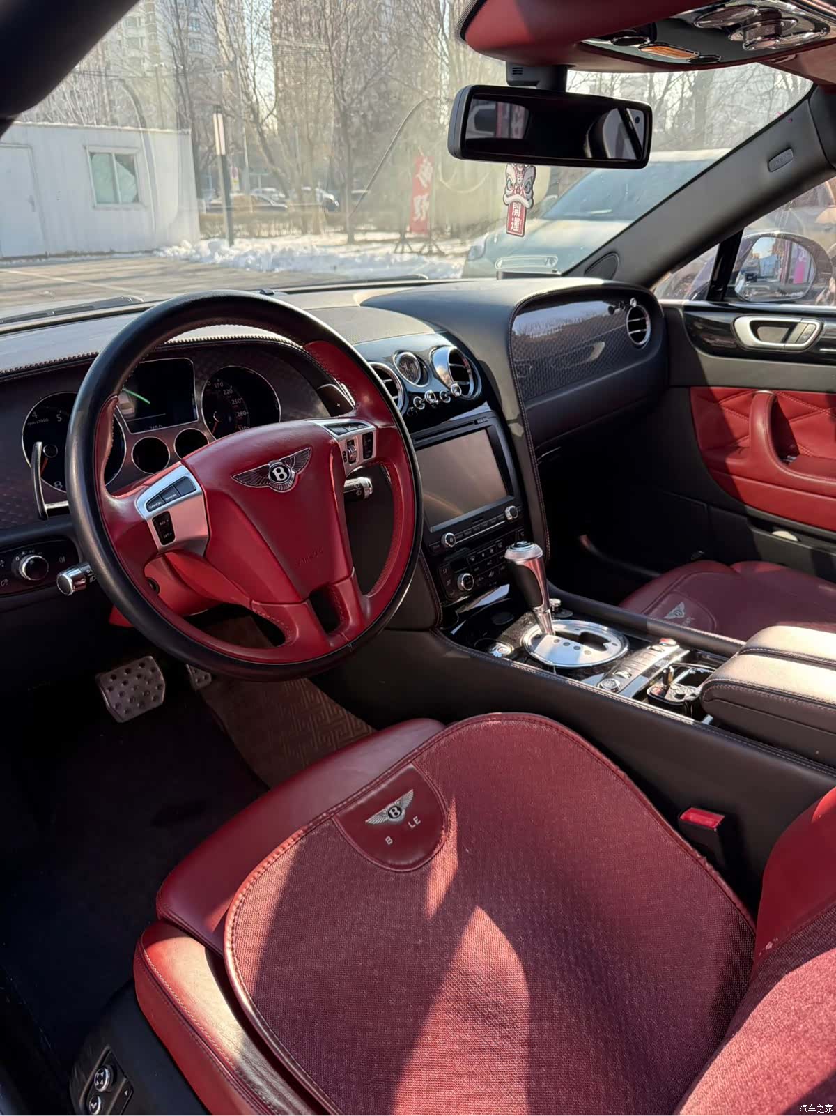 Bentley Flying Spur, 2011 7