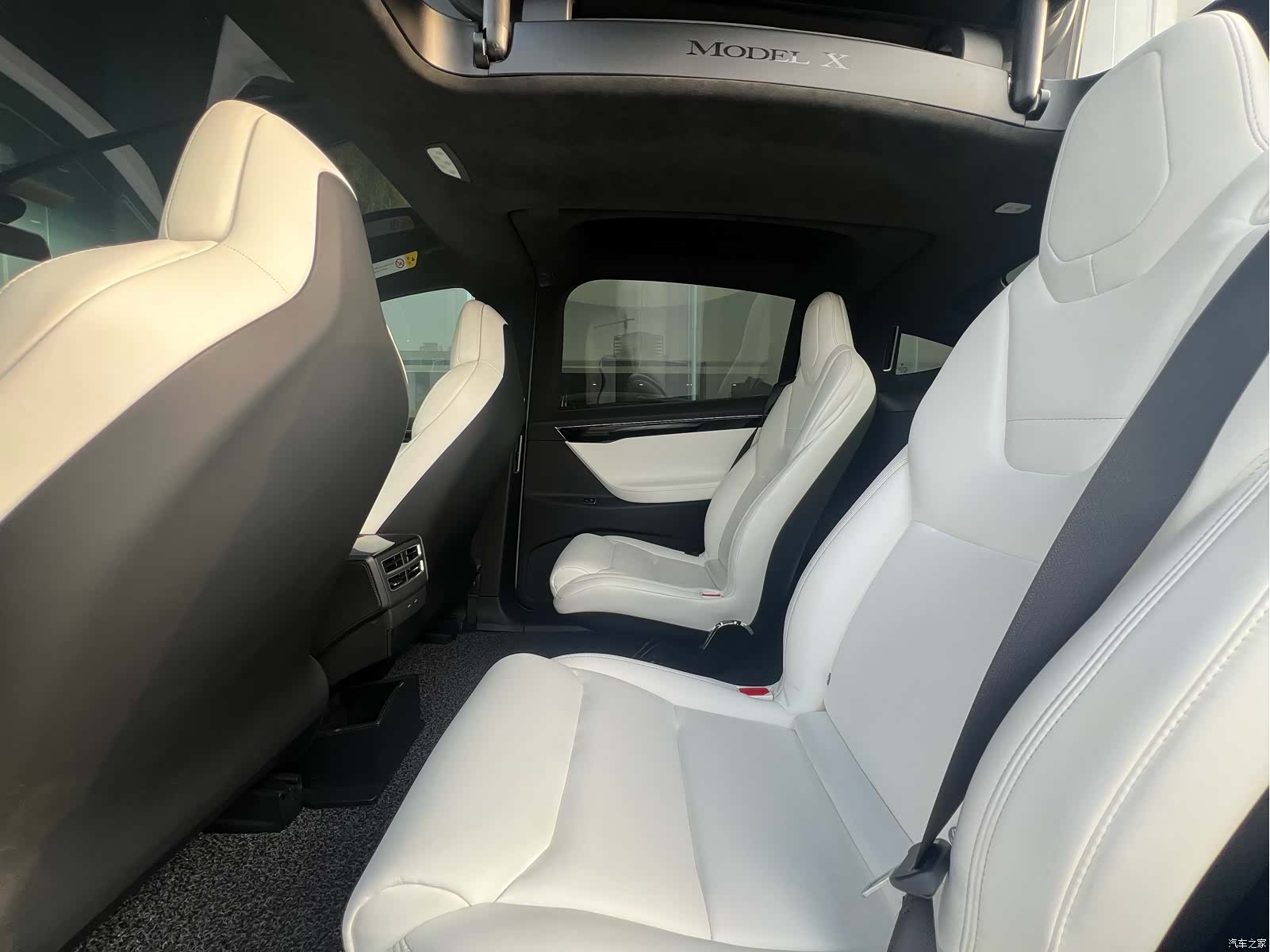 Tesla Model X, 2017 14