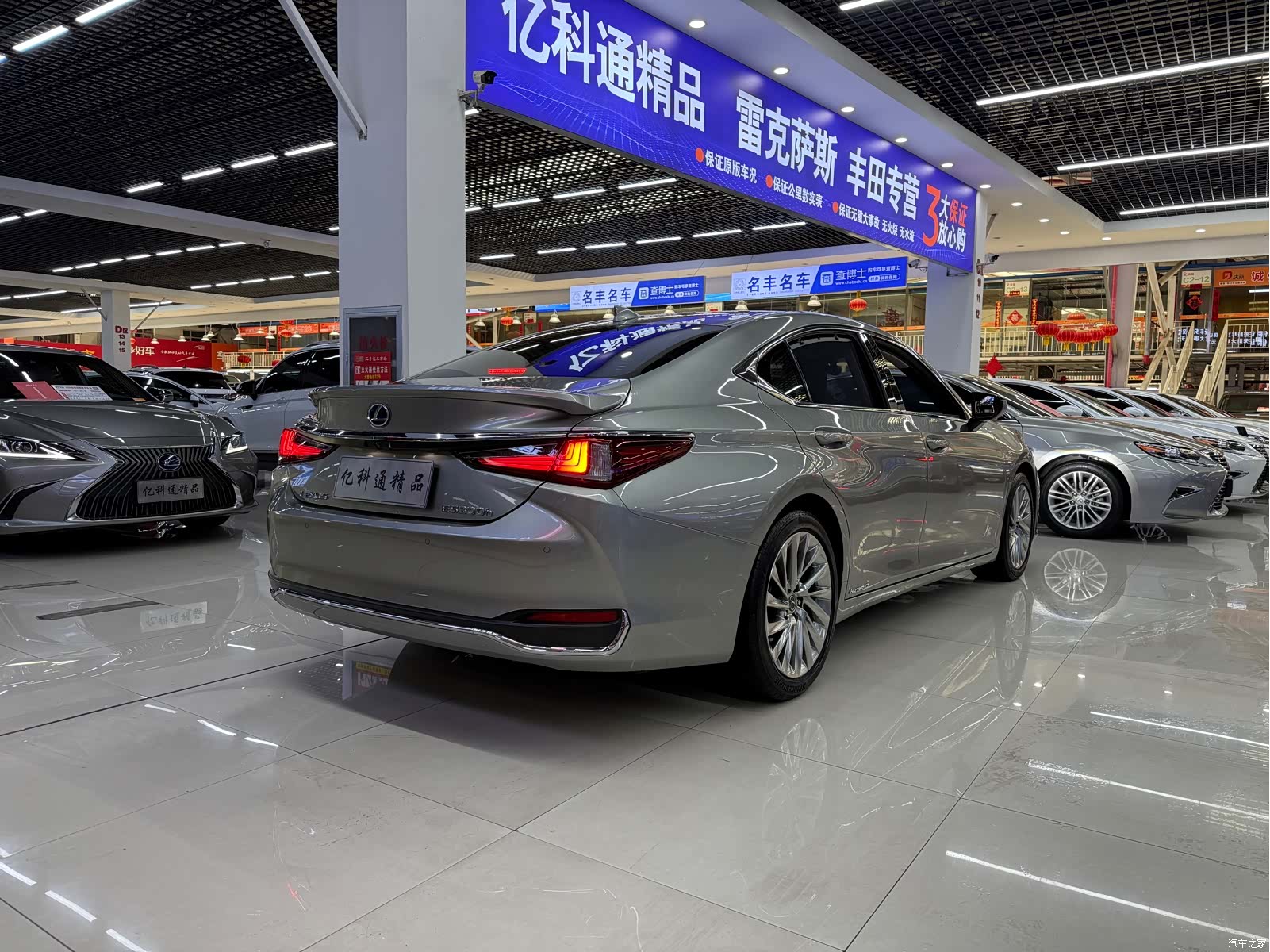 Lexus ES, 2019 6