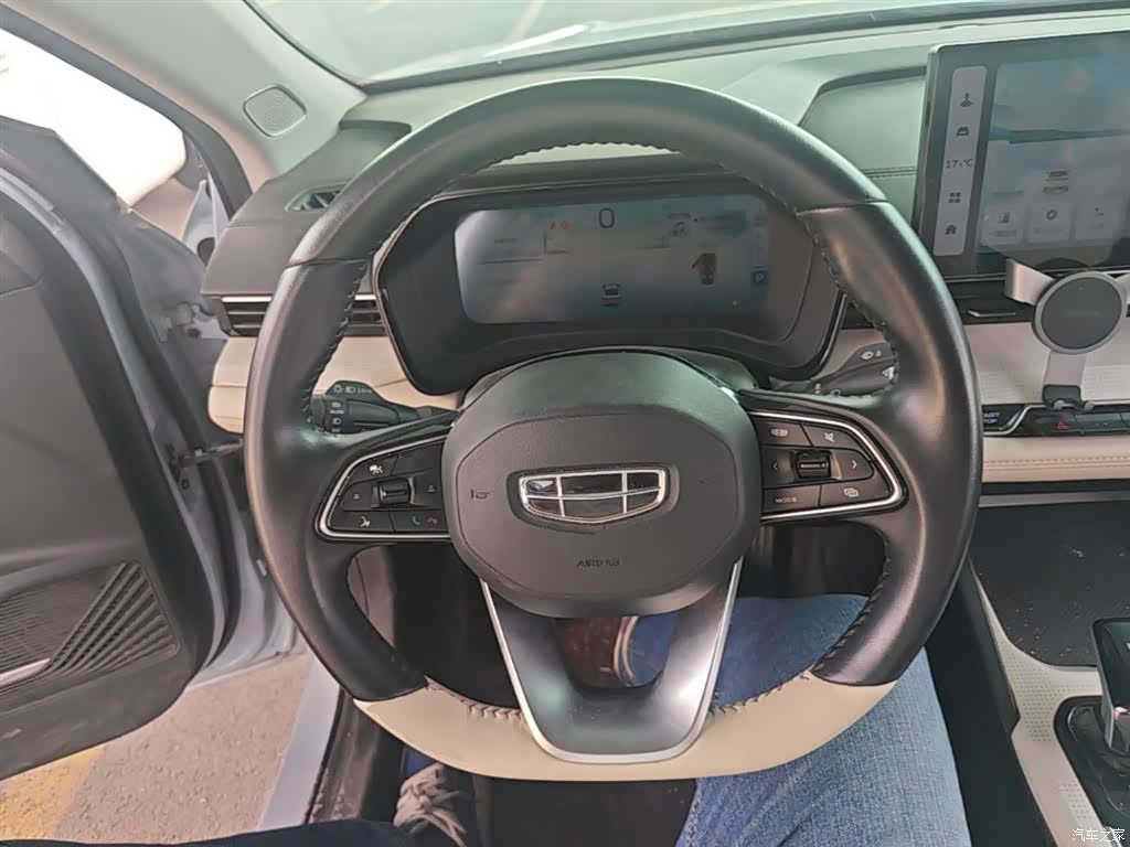 Geely Emgrand, 2023 11