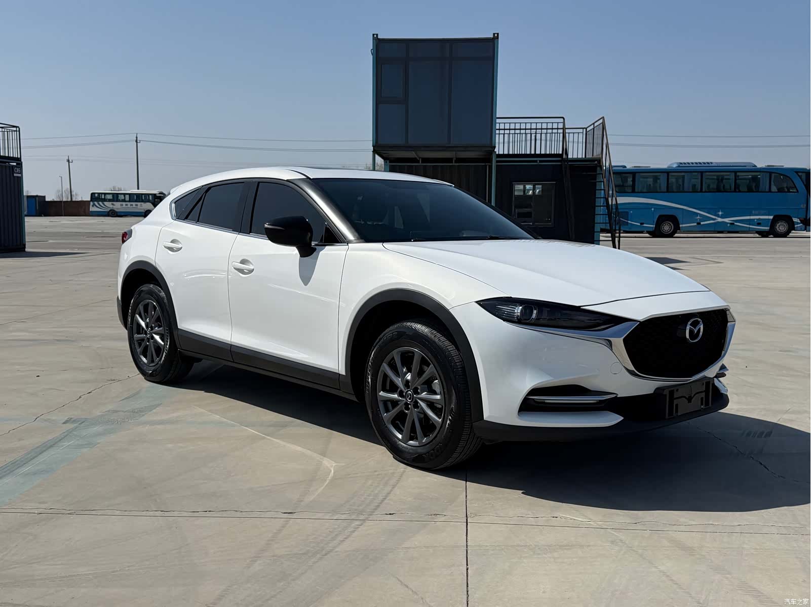 Mazda CX-4, 2023 3