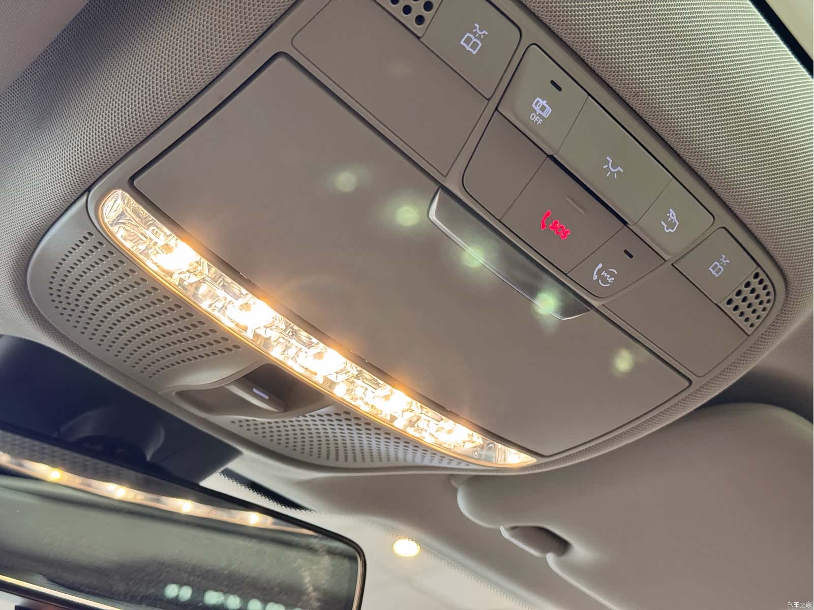 Mercedes-Benz E-Class, 2023 21