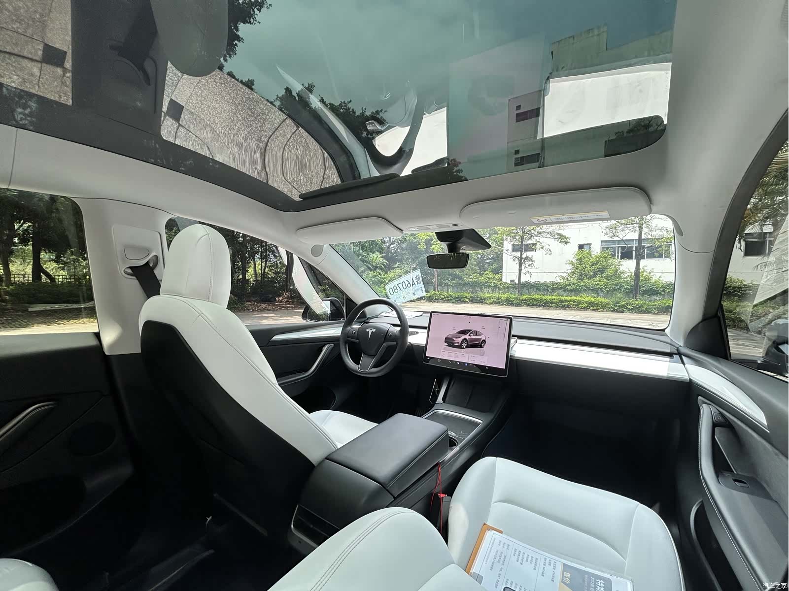 Tesla Model Y, 2022 16
