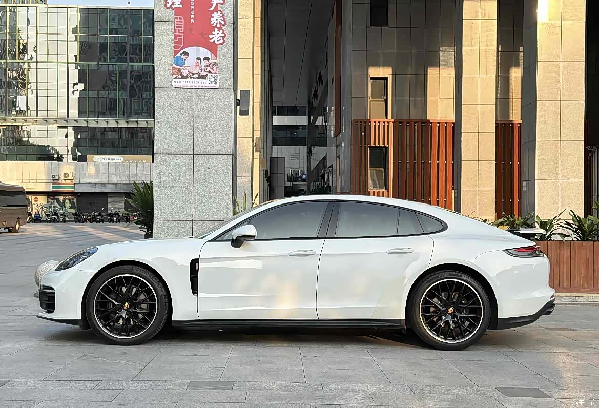 Porsche Panamera, 2021 все фото