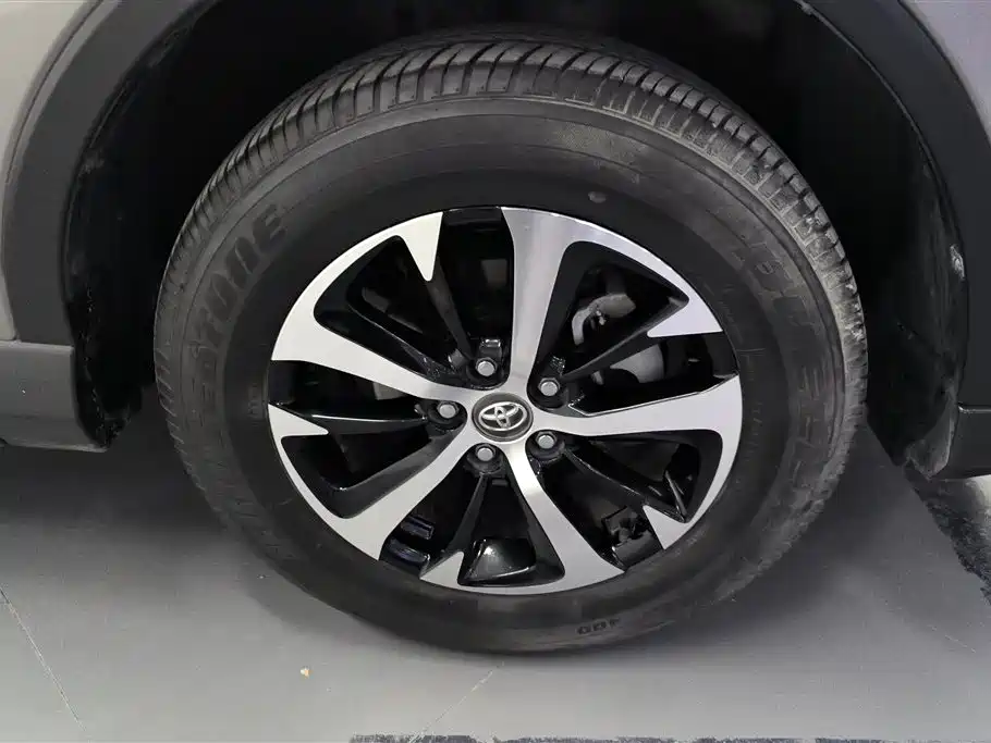 Toyota RAV4 Rongfang