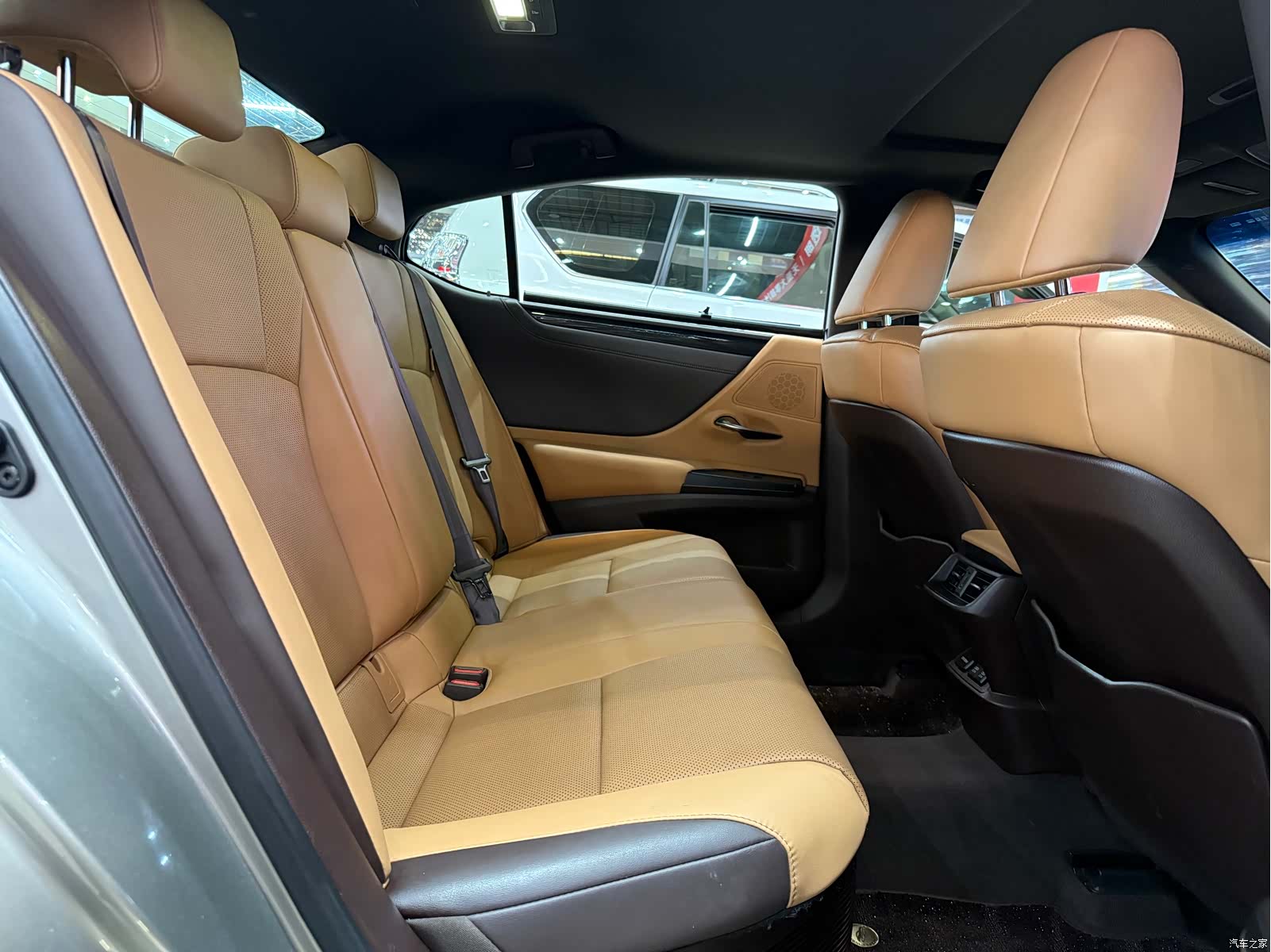Lexus ES, 2020 23