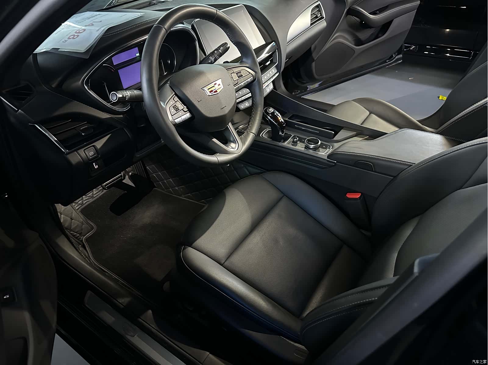 Cadillac CT5, 2022 все фото
