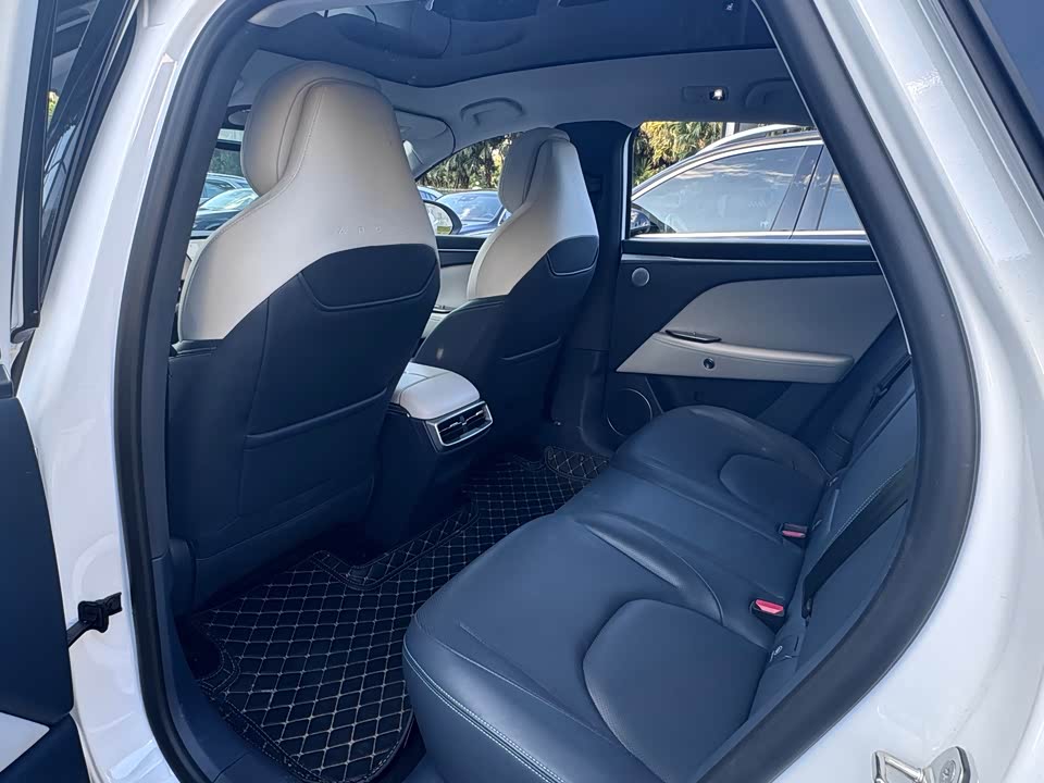 ARCFOX Polar Fox Alpha T5