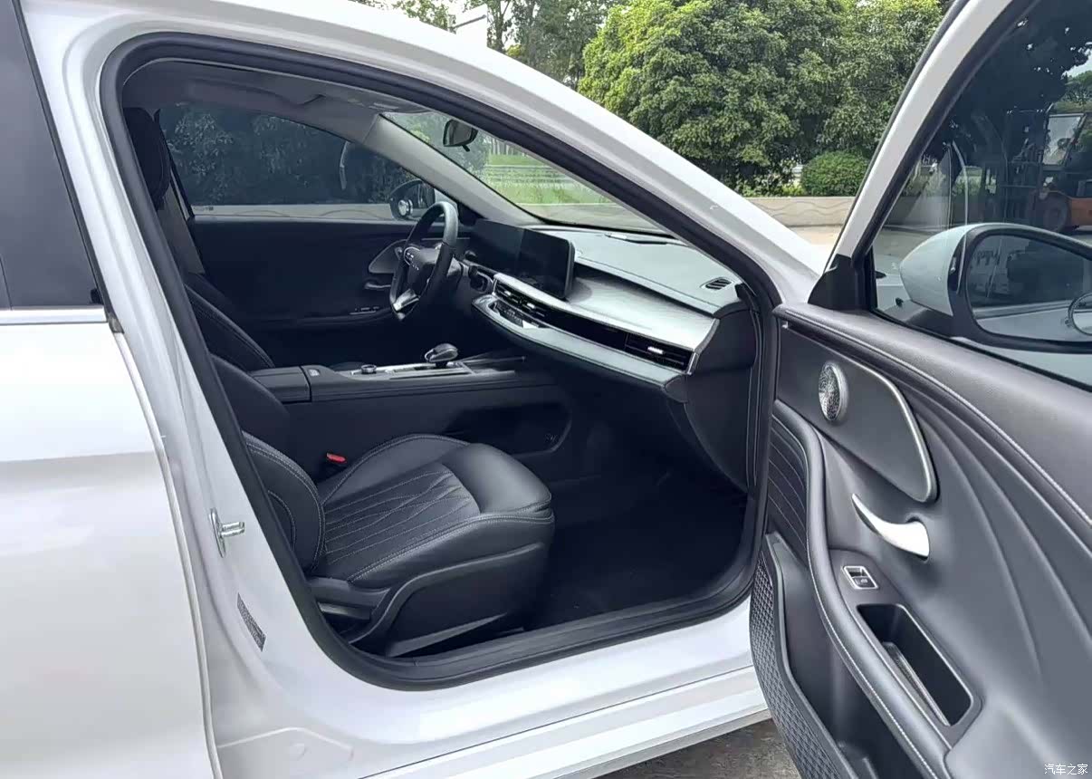 Chery Arrizo 8, 2023 все фото