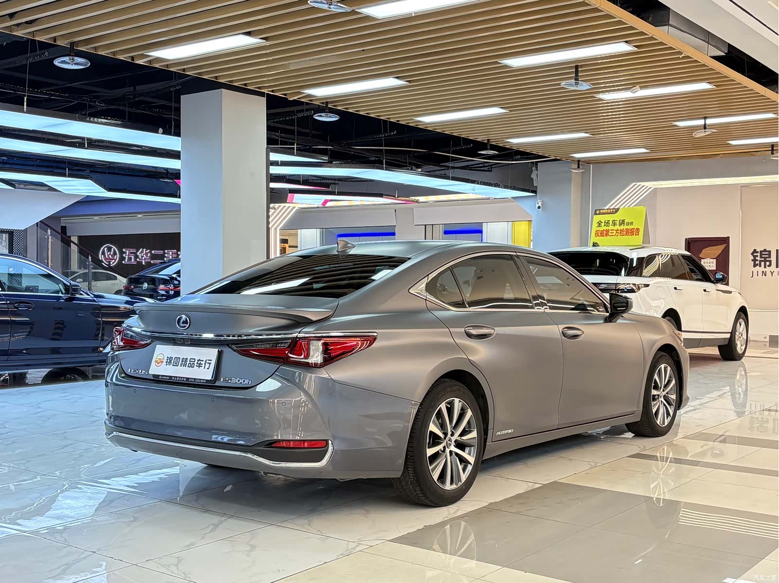 Lexus ES, 2020 все фото