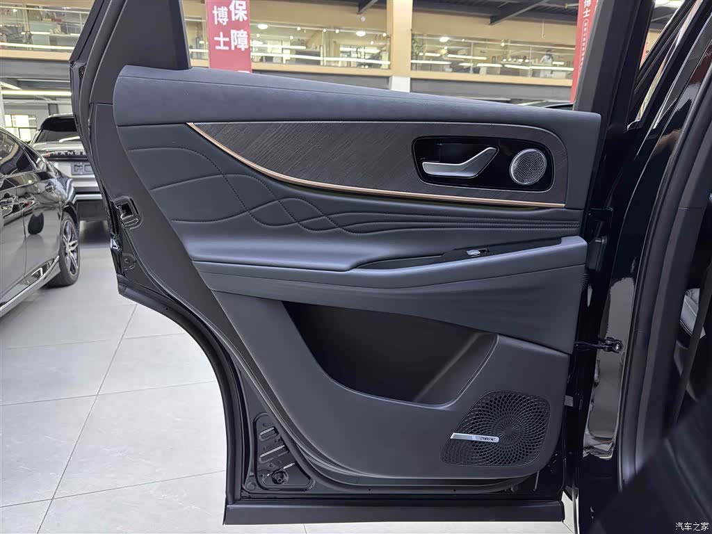 Chery Tiggo 9, 2026 13