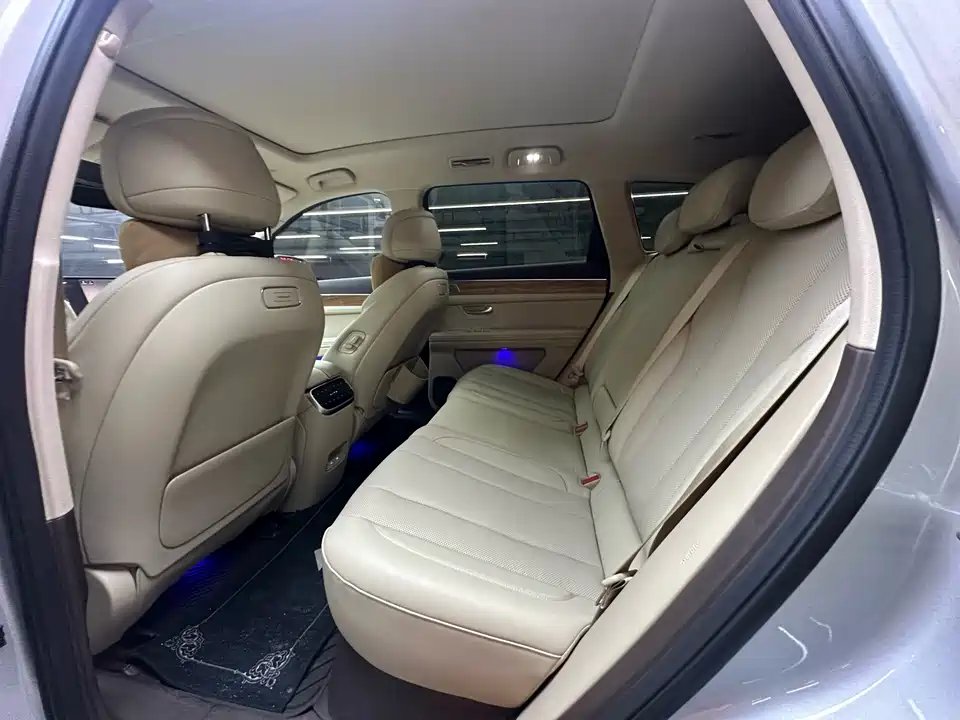 AITO Ask the world M7