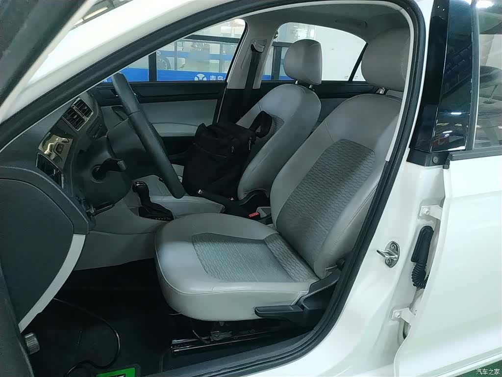Skoda Rapid, 2016 7