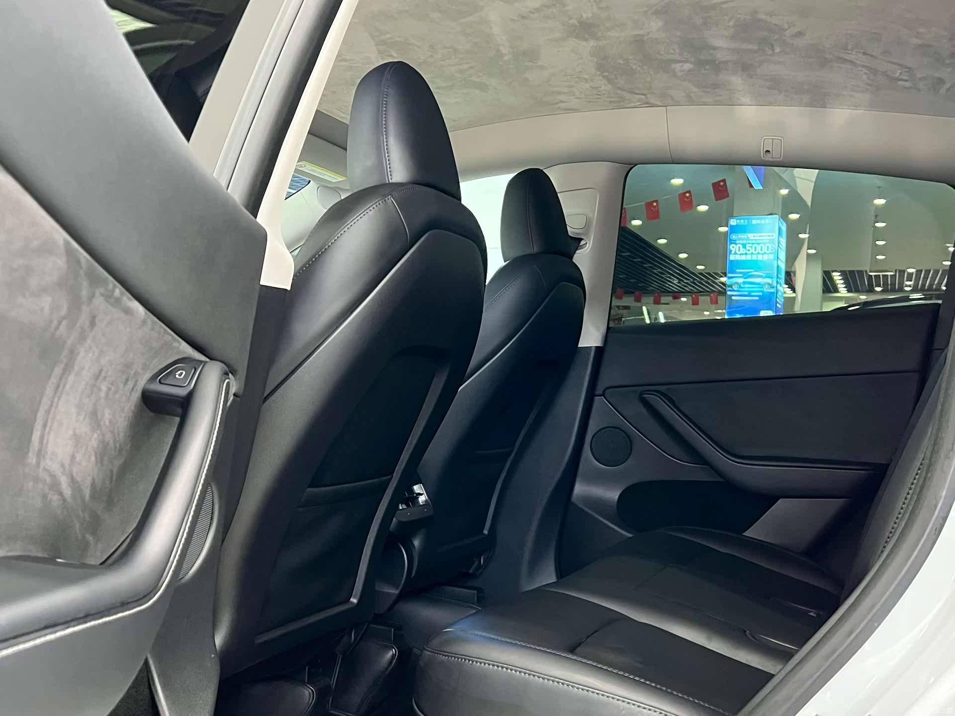 Tesla Model Y, 2024 8