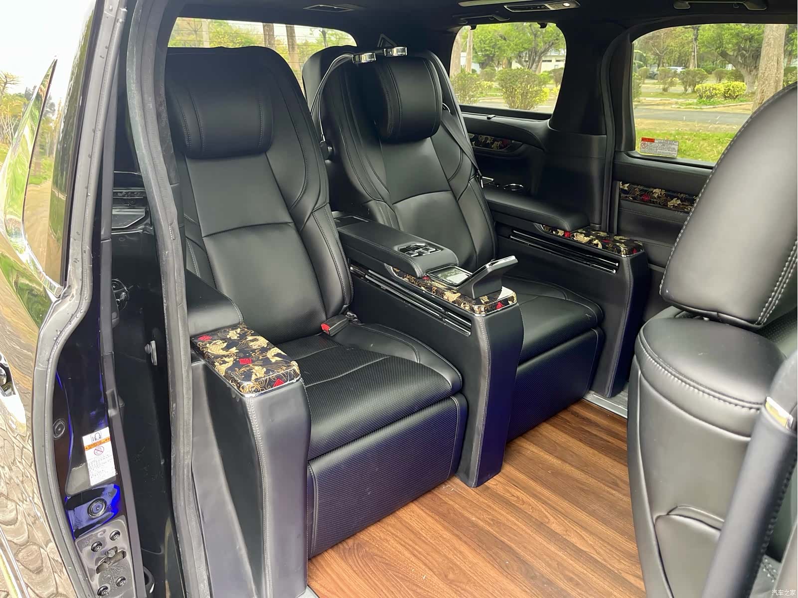 Toyota Alphard, 2018 12