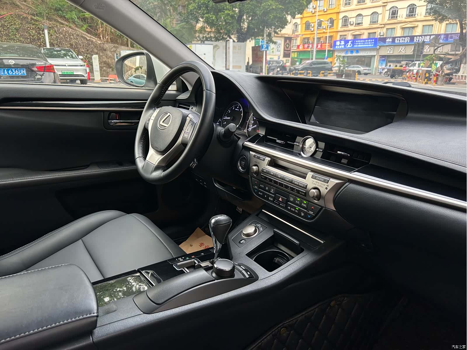 Lexus ES, 2013 9
