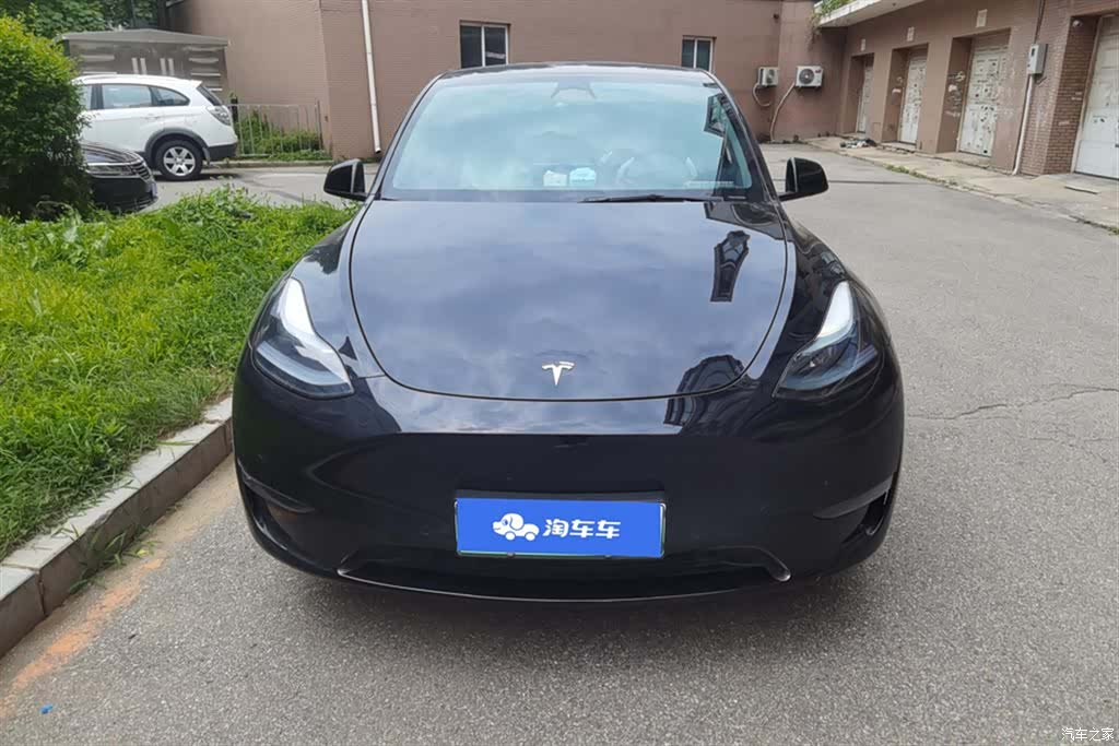Tesla Model Y, 2023 2