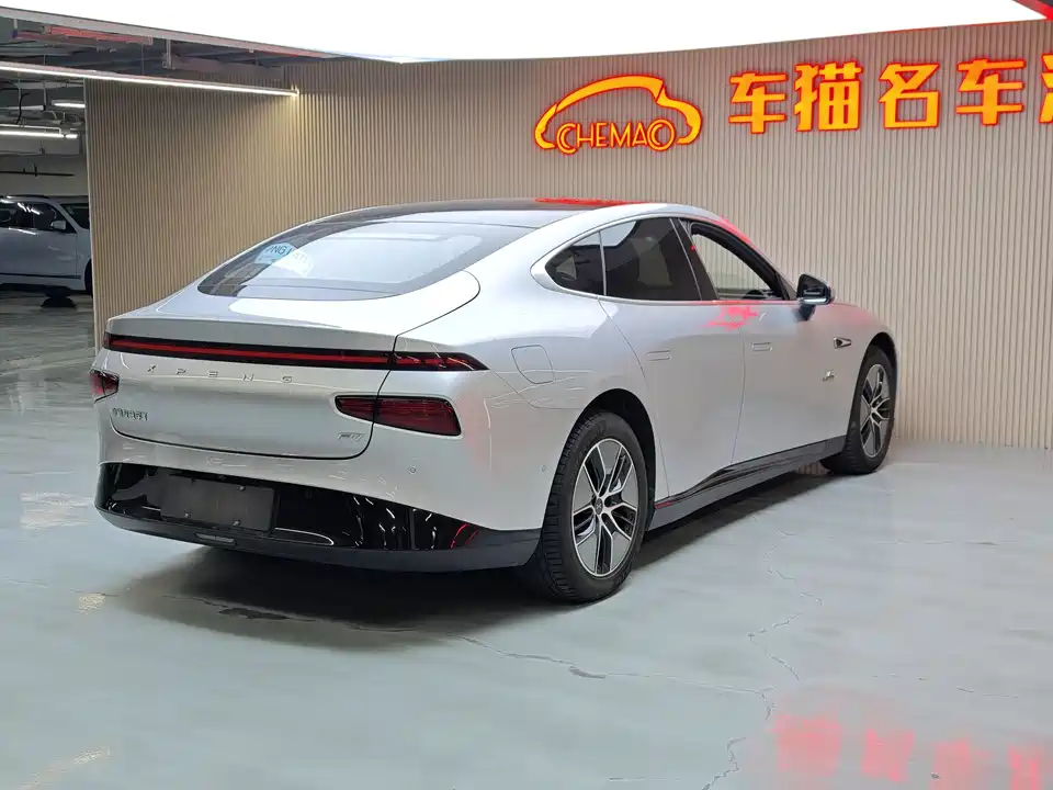 XPENG P7