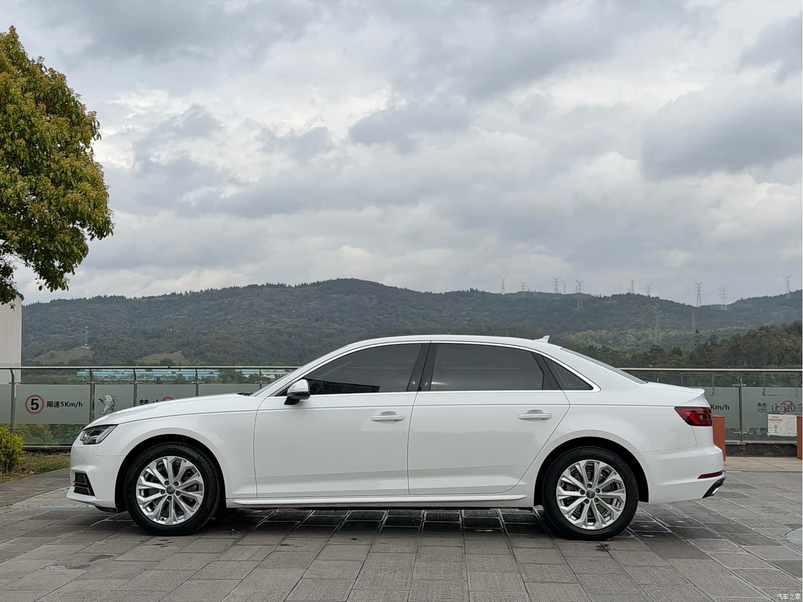 Audi A4L, 2019 4