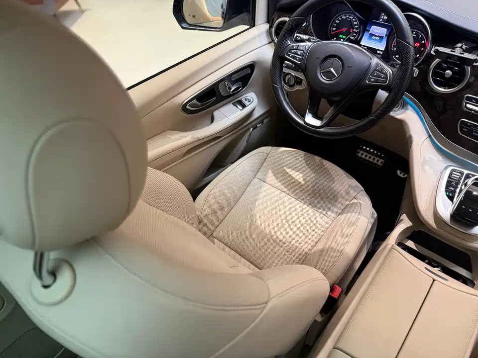 Mercedes-Benz V-class