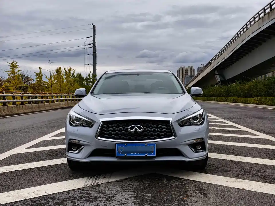 Infiniti Q50L