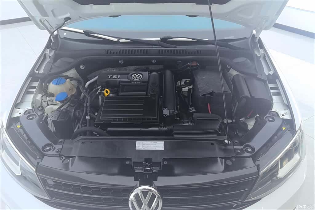 Volkswagen Sagitar, 2017 10