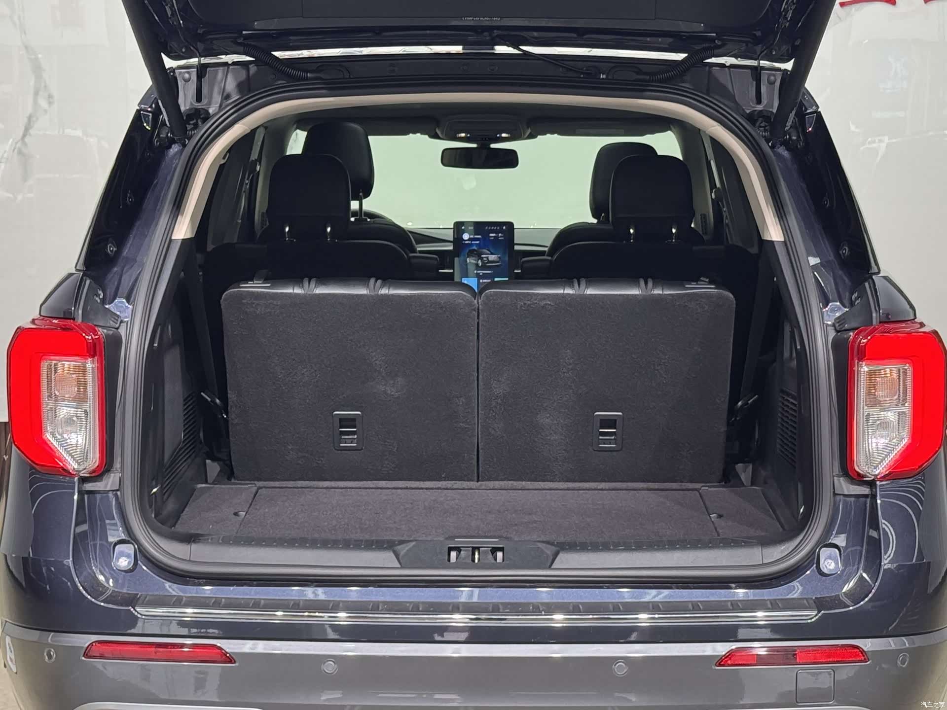 Ford Explorer, 2021 23