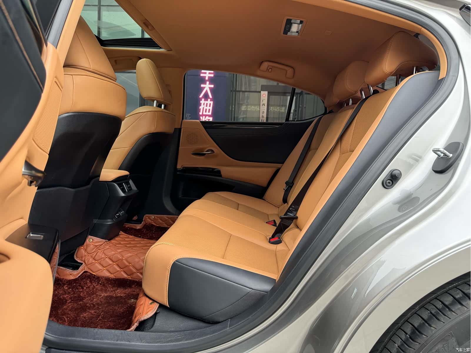 Lexus ES, 2022 10