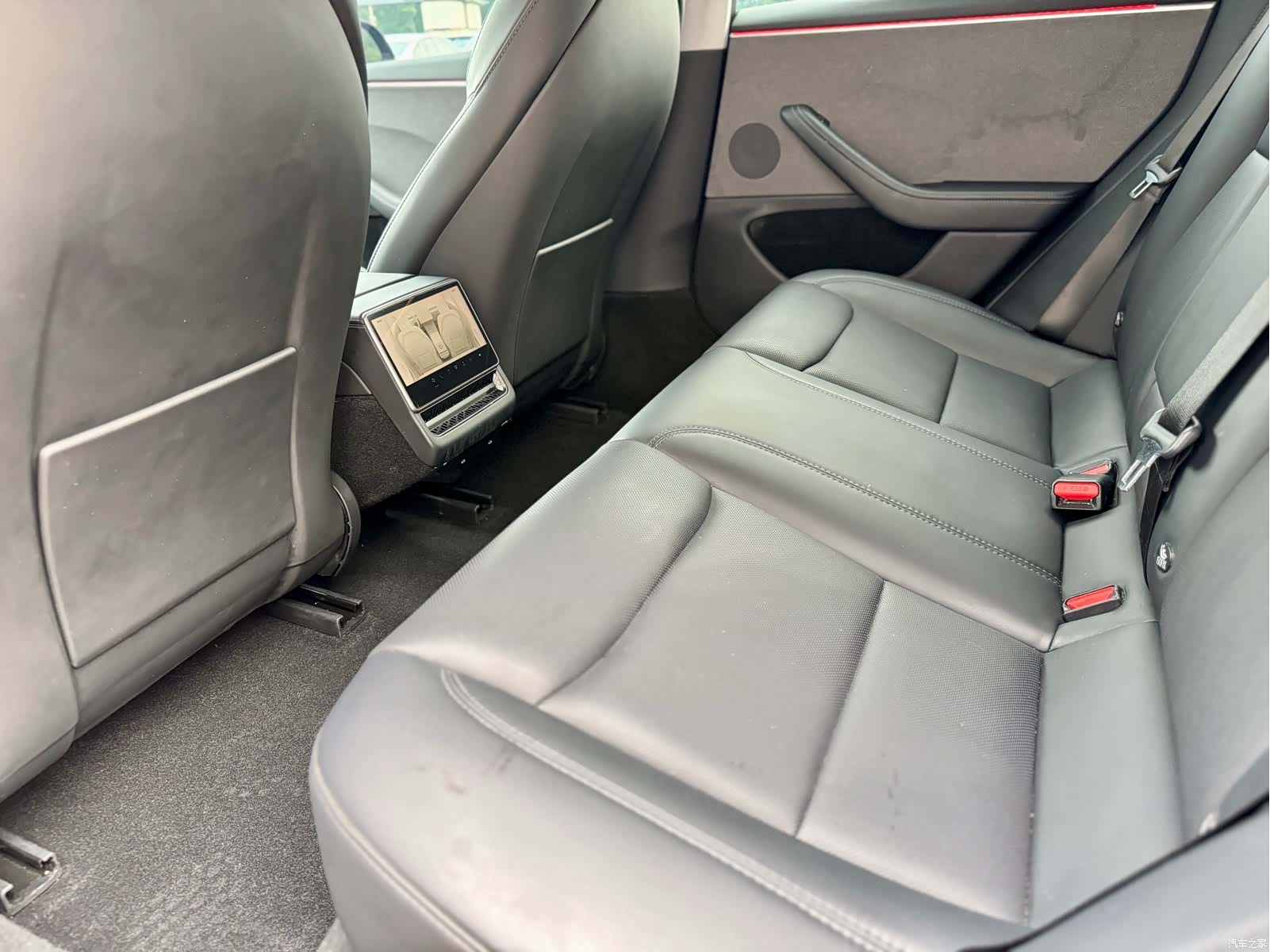 Tesla Model 3, 2024 10