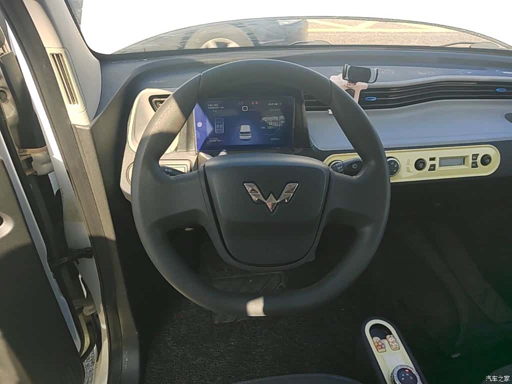 Wuling MINIEV, 2021 11