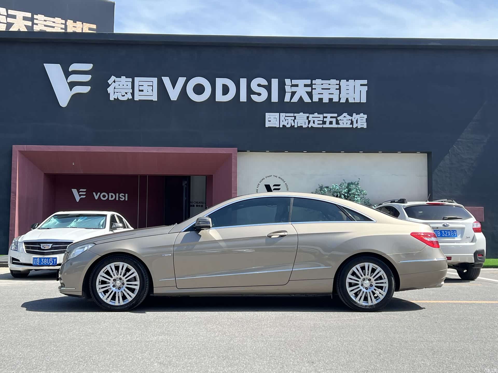Mercedes-Benz E-Class, 2011 4