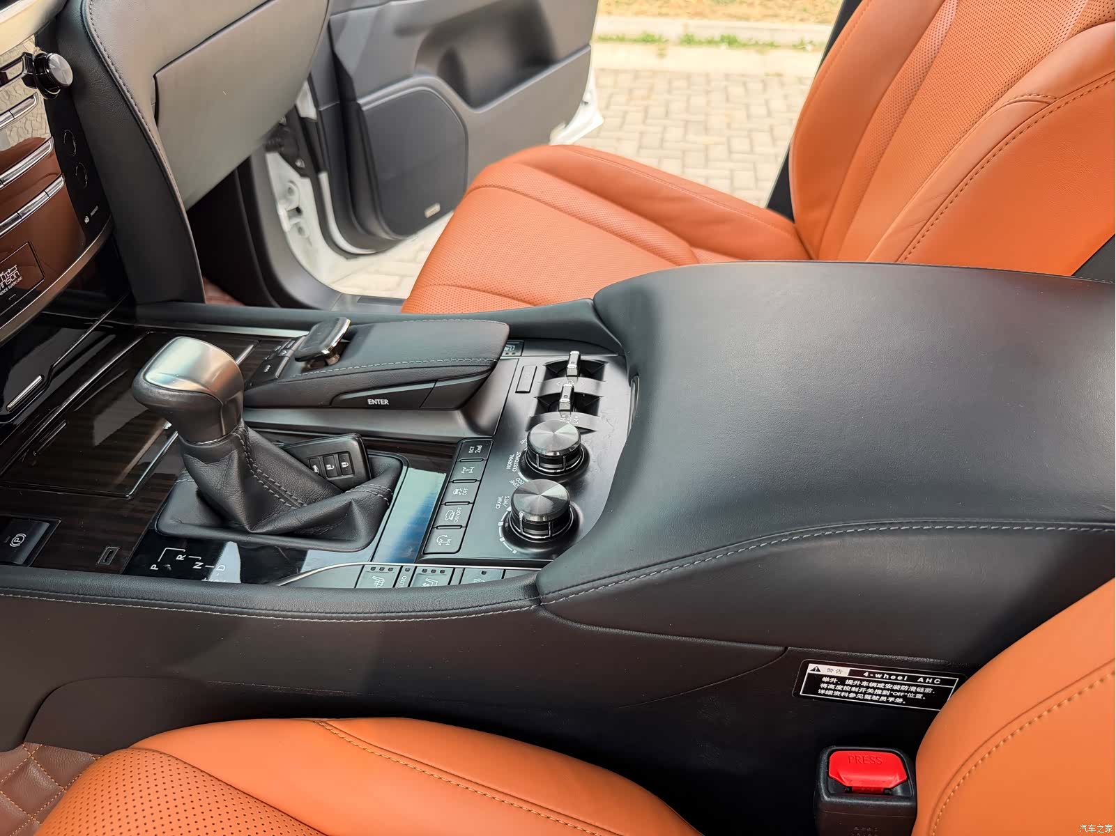 Lexus LX, 2016 12