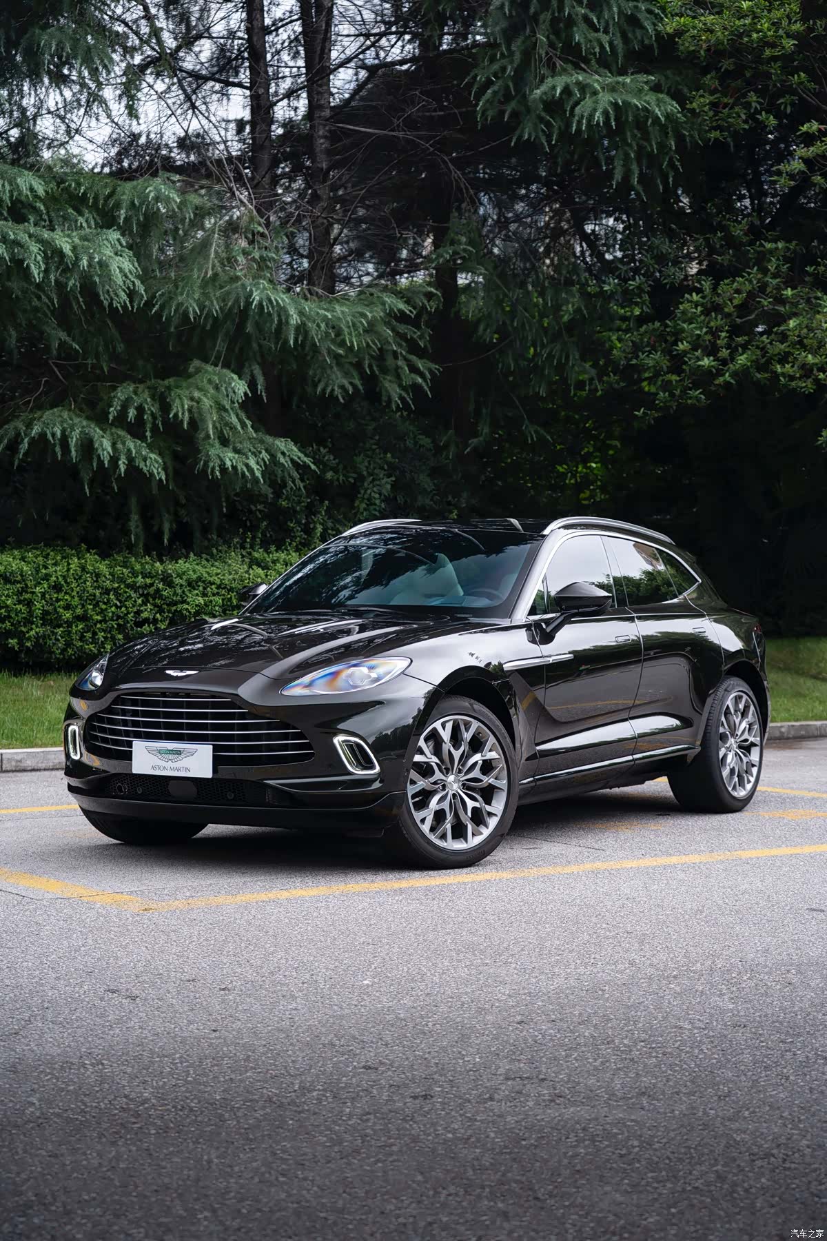 Aston Martin DBX