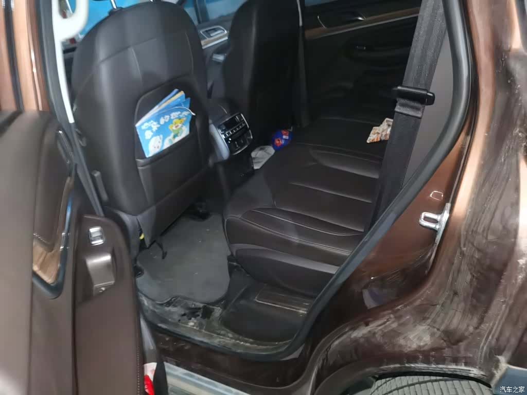 Roewe RX8, 2019 15