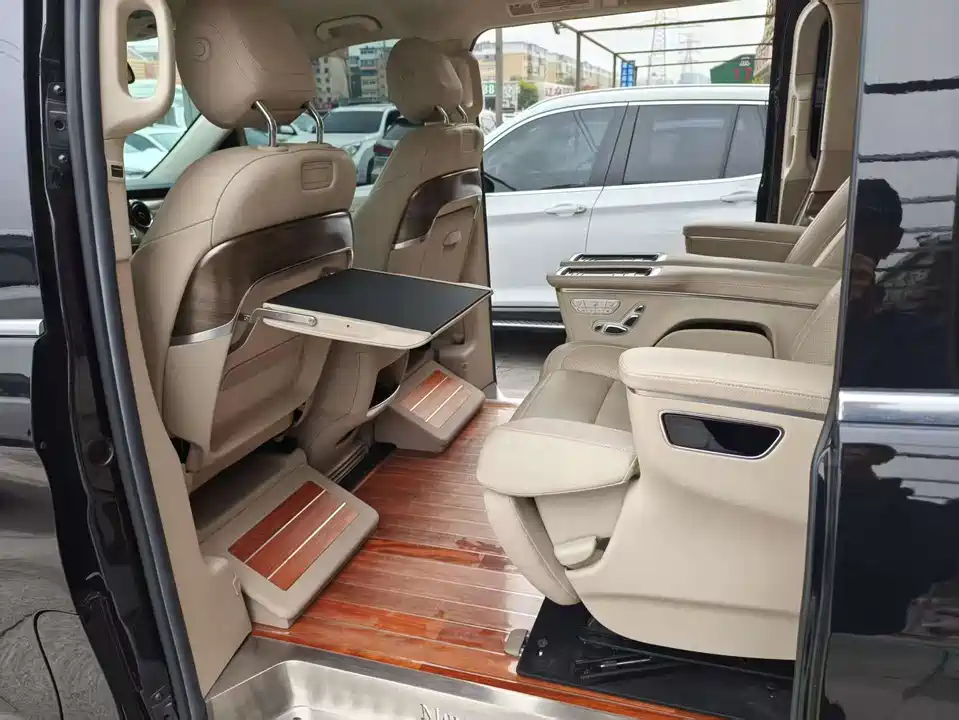 Mercedes-Benz V-class