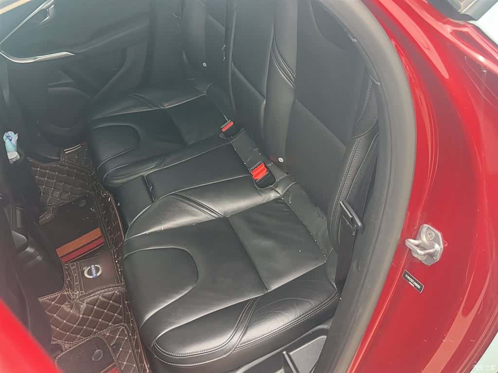 Volvo V40, 2018 13