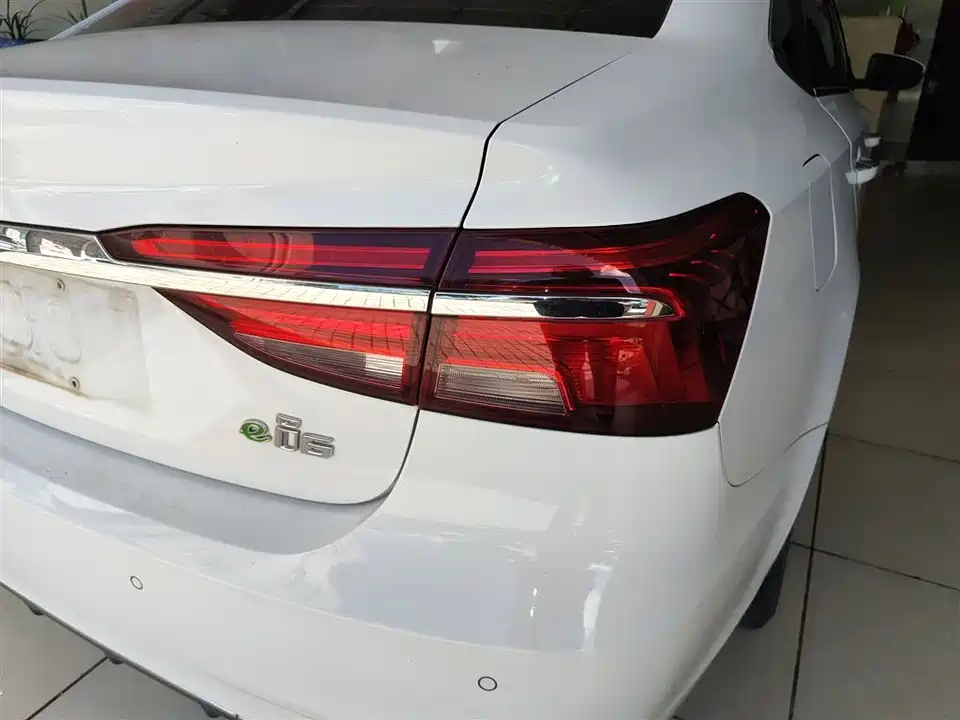 Roewe i6