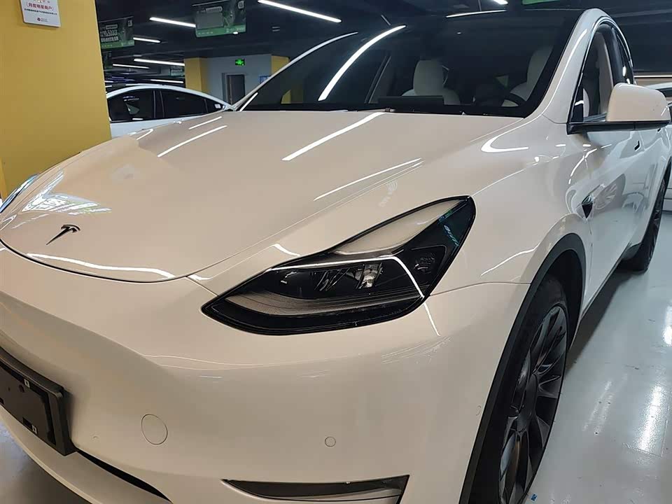 Tesla Model Y Tesla Model Y